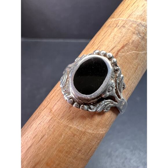 Vintage Sterling Silver Black Onyx Cocktail Ring, Ornate Bezel, Size 8 - Picture 8 of 16